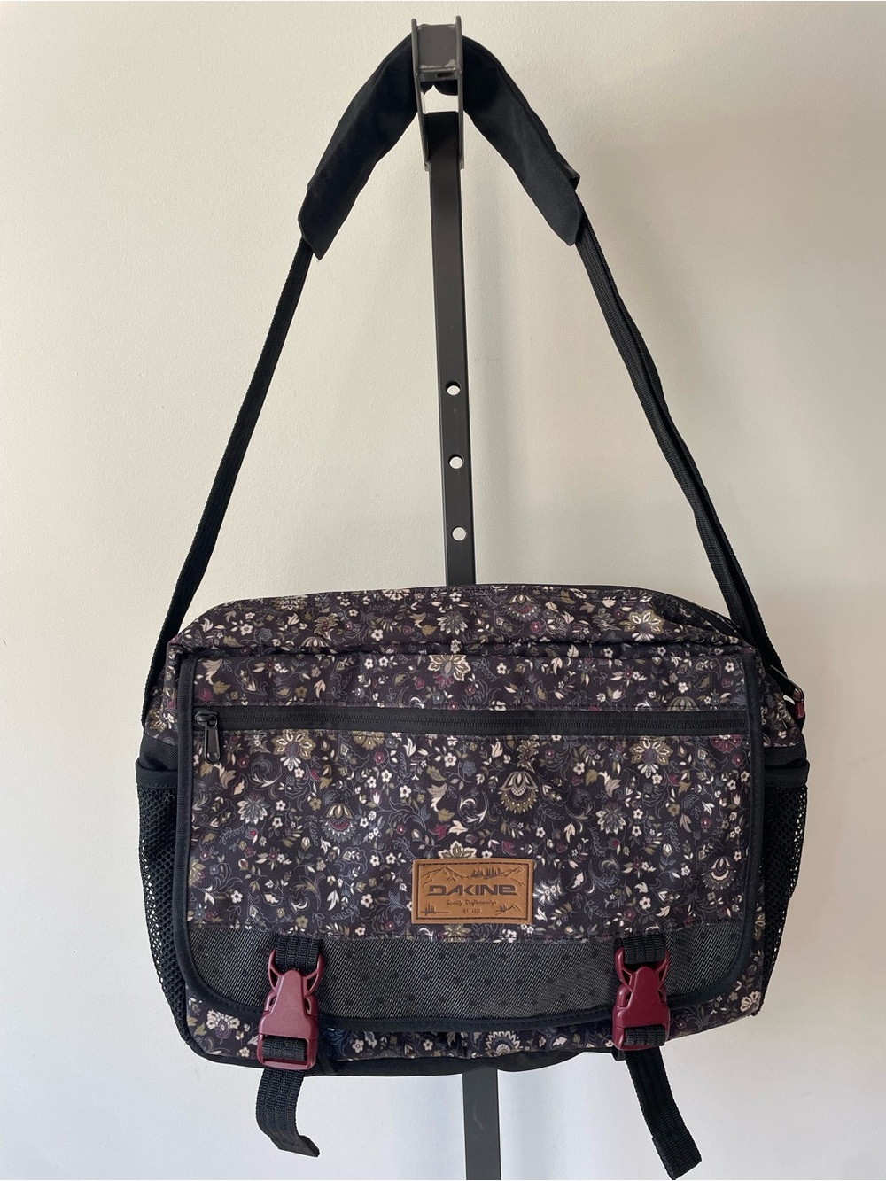 Dakine Carly Floral Commuter Laptop Messenger Bag 15L